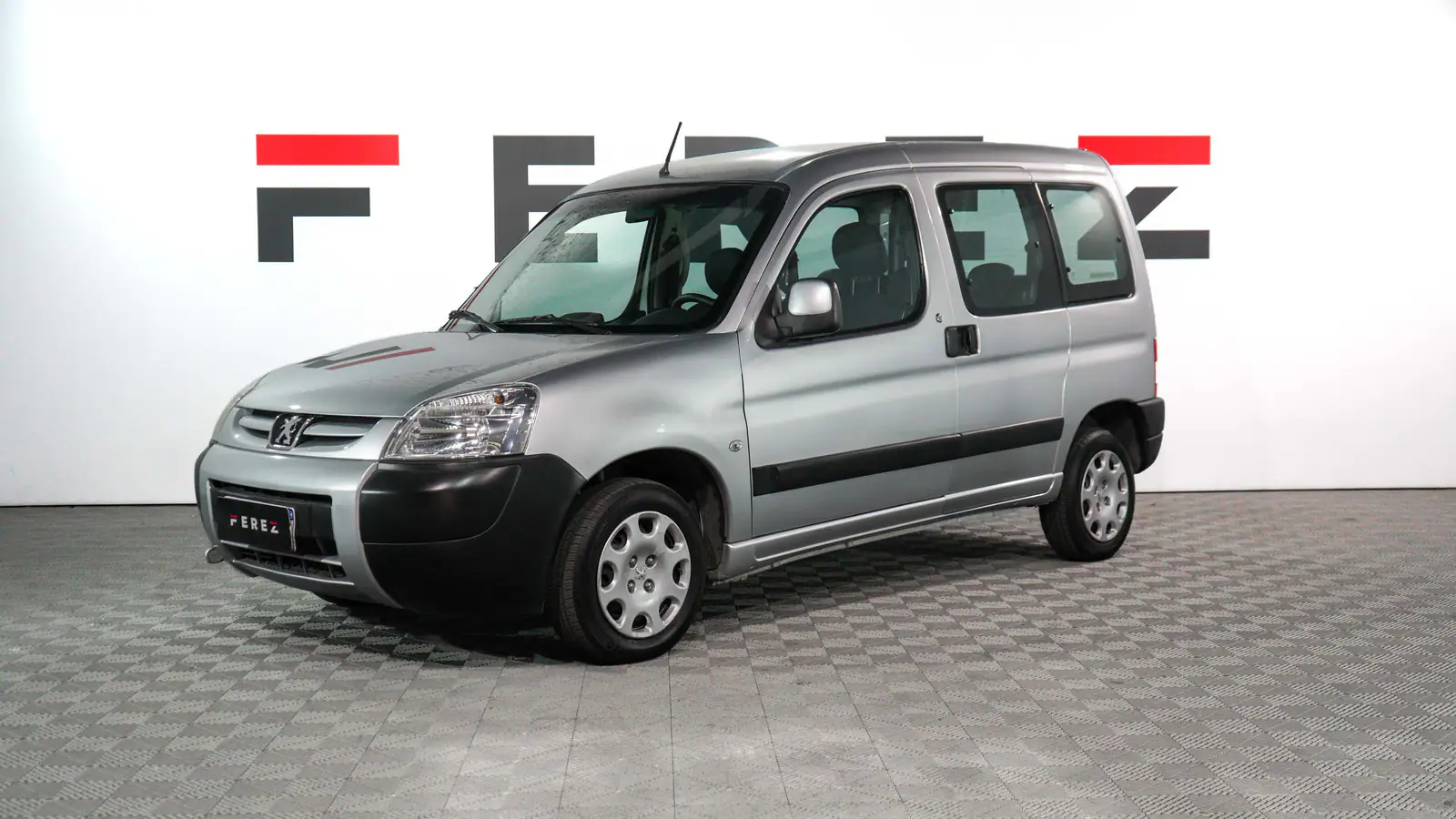 peugeot Partner PATA.